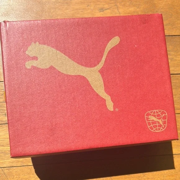 Toddlers Puma Black and White Sneakers with Cushioned Sole and Mesh Design - Picture 2 of 11